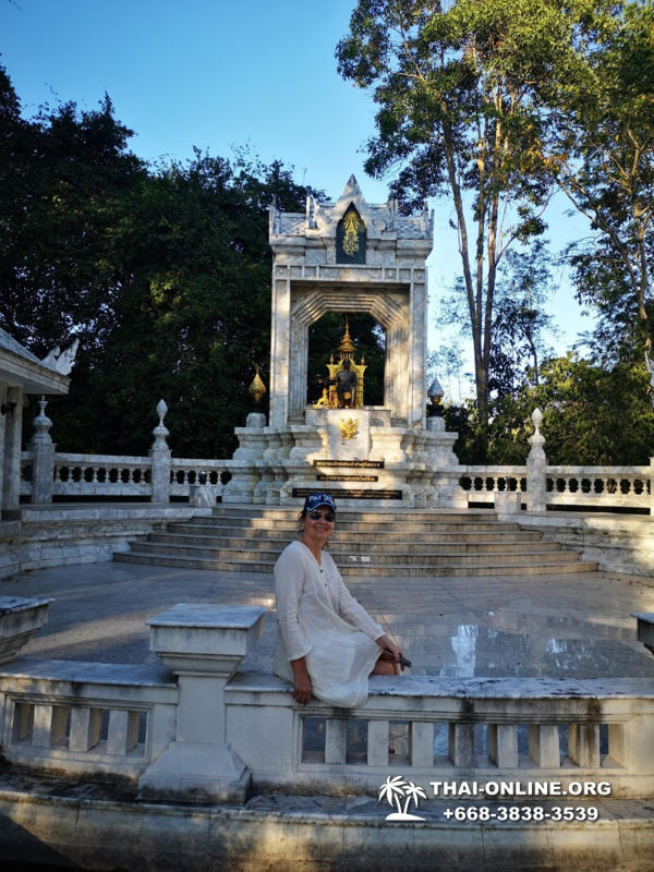 Evening Wat Yan excursion in Thailand Pattaya tour photo 7
