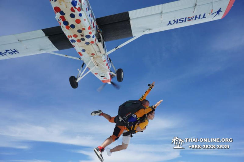 Pattaya Tandem Skydiving in Thailand parachute jump photo 62