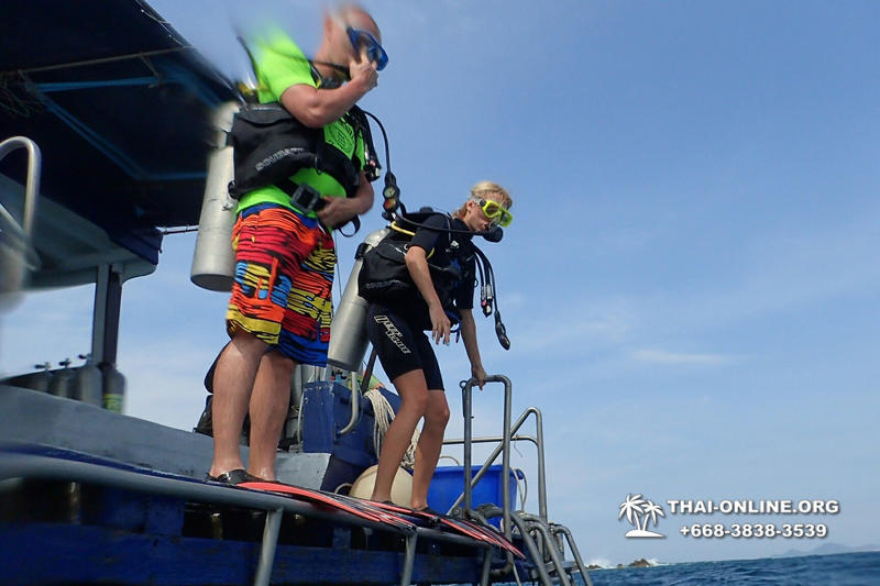 Scuba Diving in Pattaya Thailand photo 48
