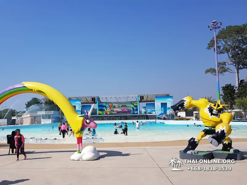 Columbia Pictures Aquaverse water park in Pattaya Thailand photo 39