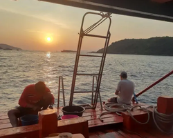 Squid sea fishing in night-time Pattaya Thailand - tour photo 15