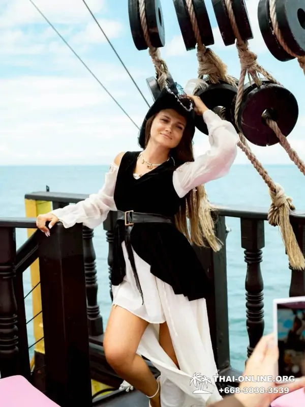 Sea boat cruise trip Black Pearl Pattaya Thailand - photo 27 Black Pearl boat excursion in Pattaya Thailand - photo 27