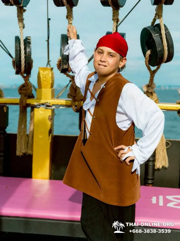 Sea boat cruise trip Black Pearl Pattaya Thailand - photo 26 Black Pearl boat excursion in Pattaya Thailand - photo 26