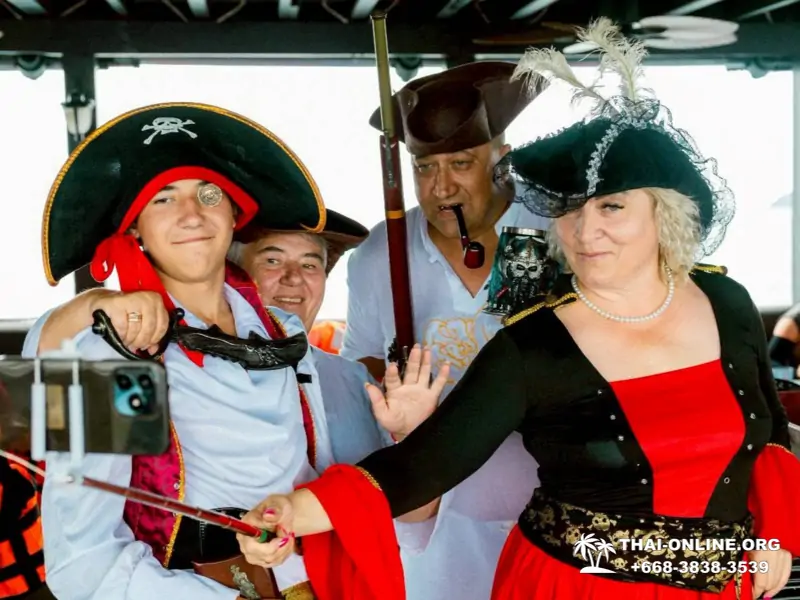 Sea boat cruise trip Black Pearl Pattaya Thailand - photo 16 Black Pearl boat excursion in Pattaya Thailand - photo 16