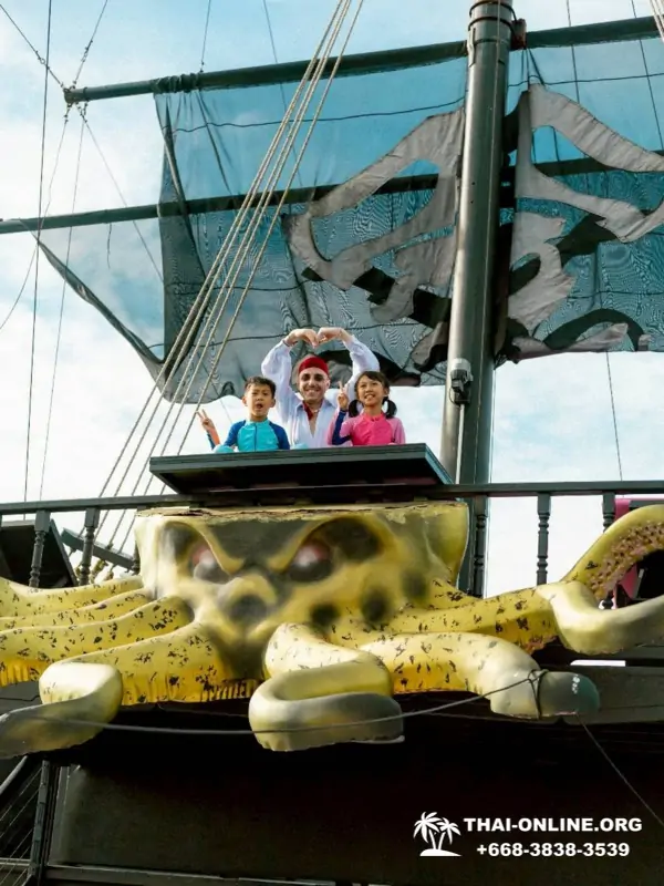 Sea boat cruise trip Black Pearl Pattaya Thailand - photo 11 Black Pearl boat excursion in Pattaya Thailand - photo 11