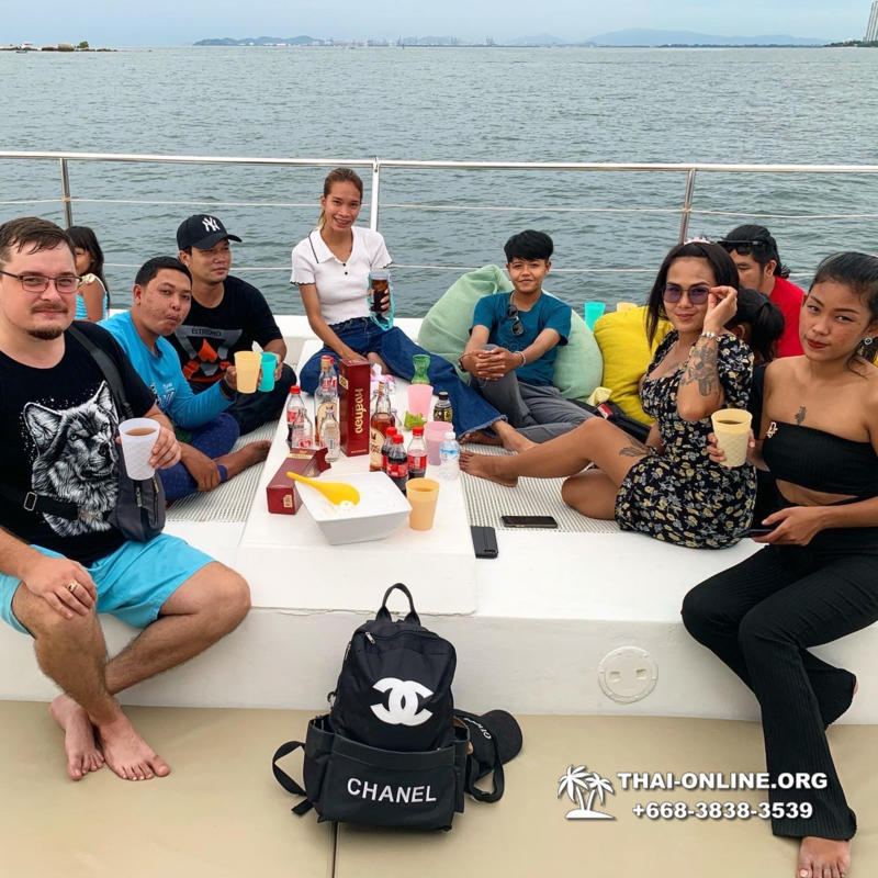 Sea Breeze catamaran cruise in Pattaya Thailand photo 3