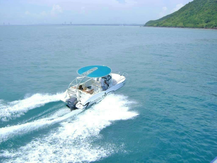 Aquamarine speed boat rental in Pattaya