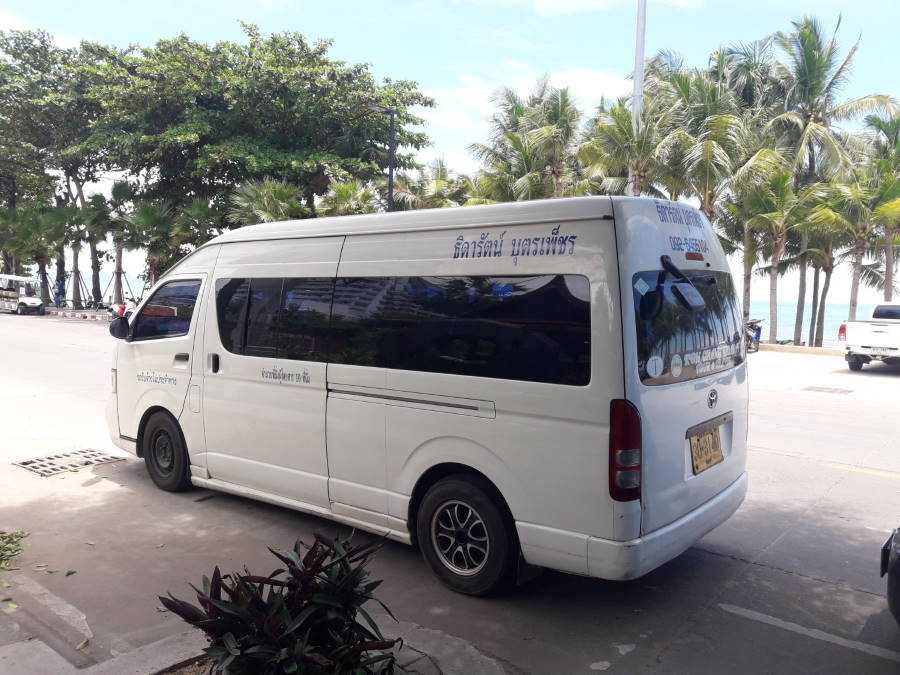 Minibus Toyota Hiace in Pattaya Taxi to the Beach of Dancing Girl