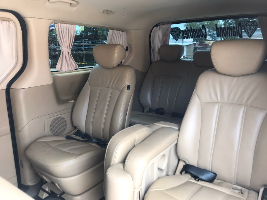 Minivan Toyota H1 inside Taxi Suvarnabhumi airport - pier to Koh Samet